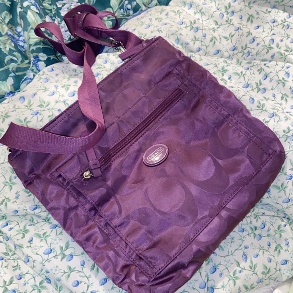BRAND NEW COACH PURSE!!!